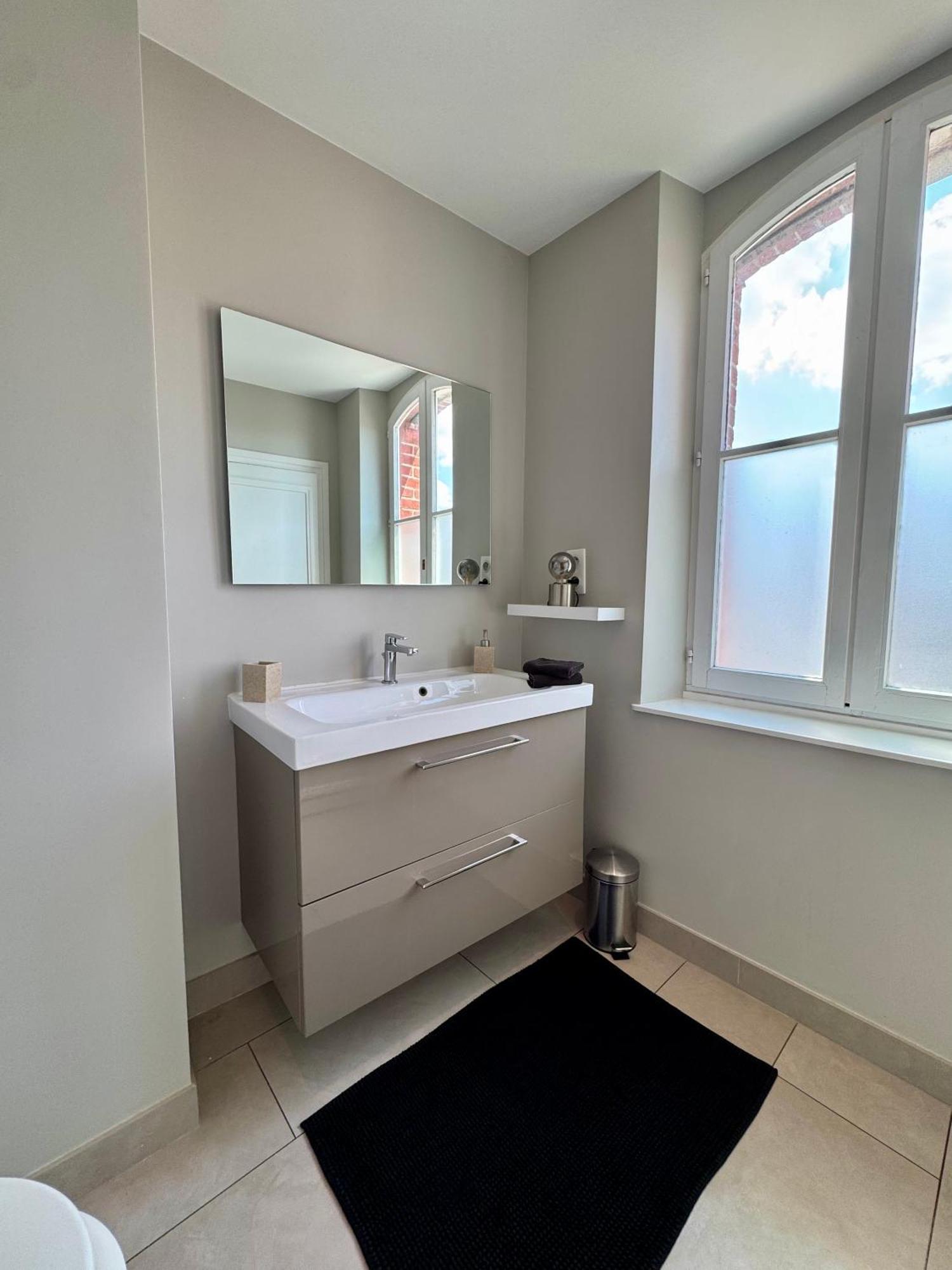 Wisteria Bed & Breakfast Fontainebleau Room photo