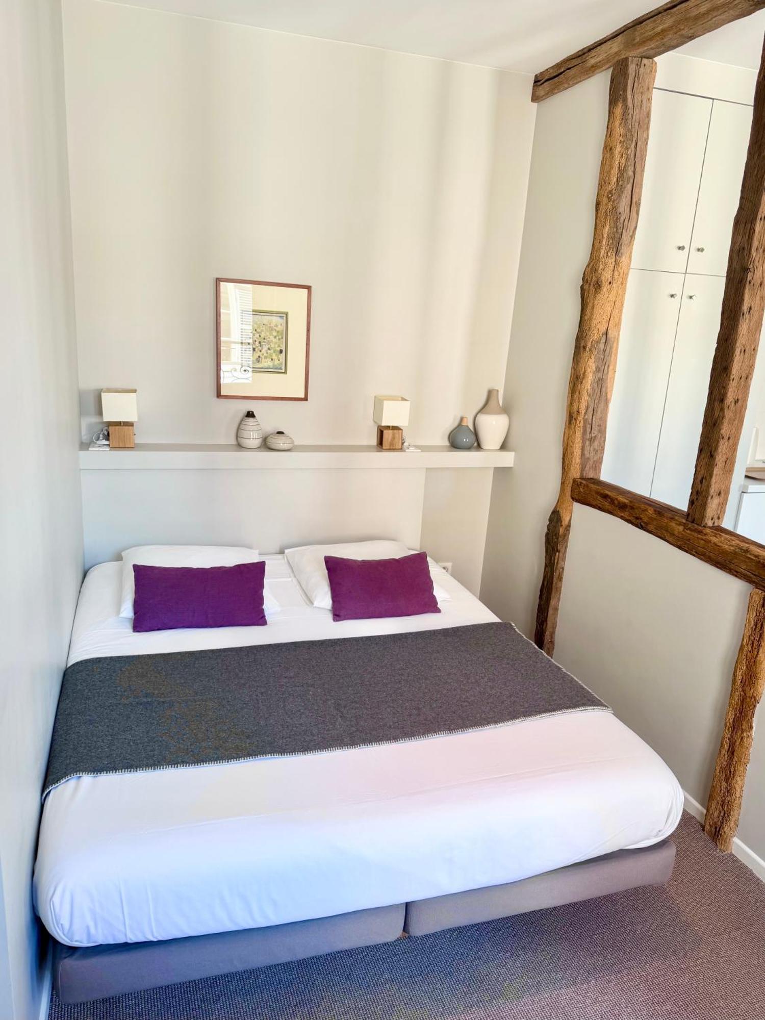Wisteria Bed & Breakfast Fontainebleau Room photo